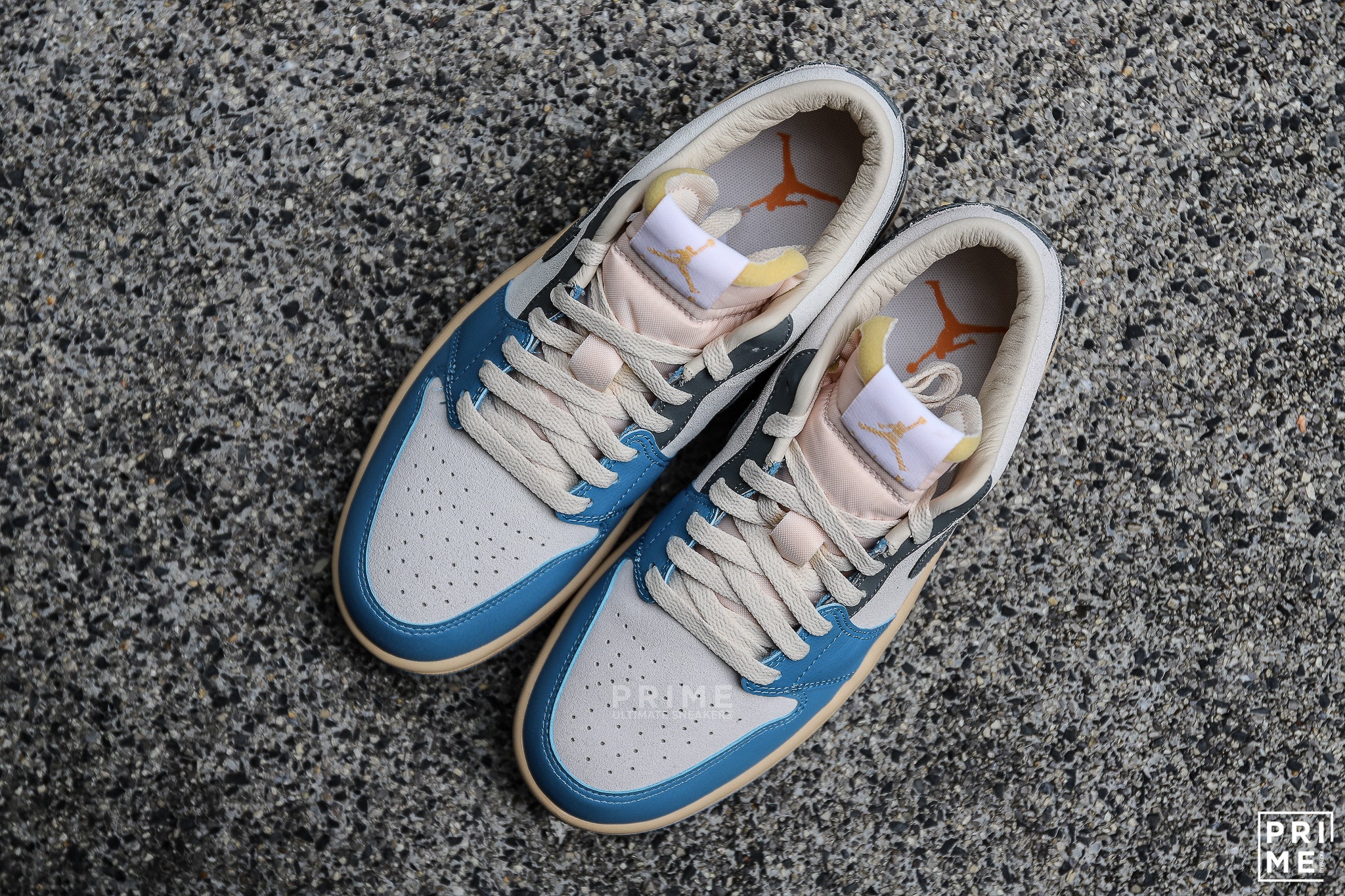 Air Jordan 1 Low  Vintage UNC Grey 