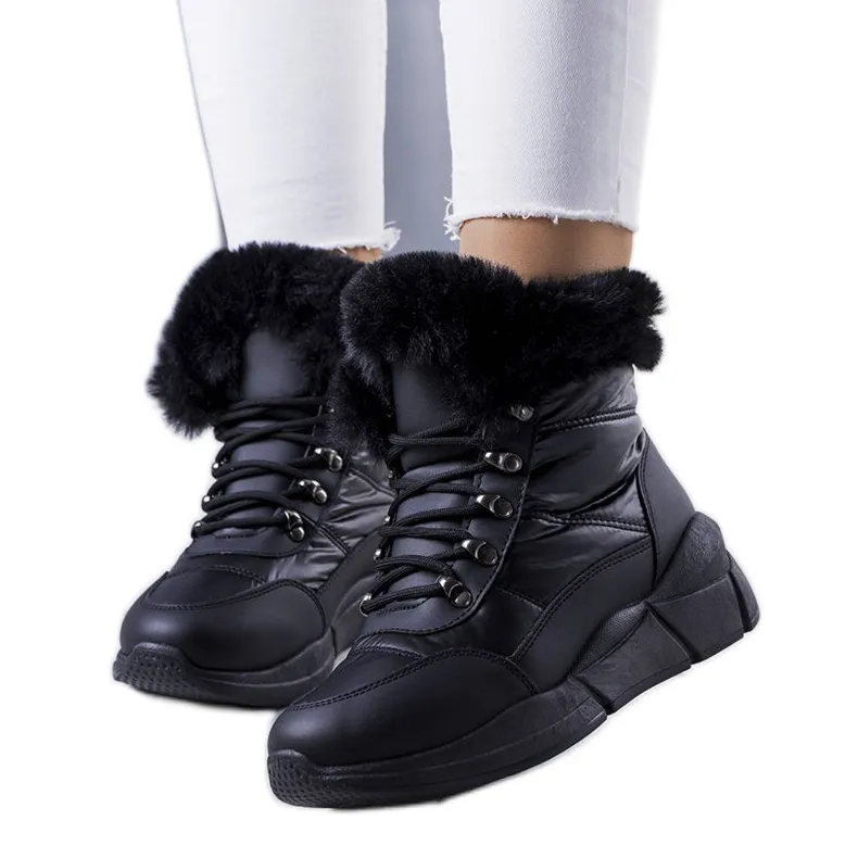 Black Axel quilted snow boots