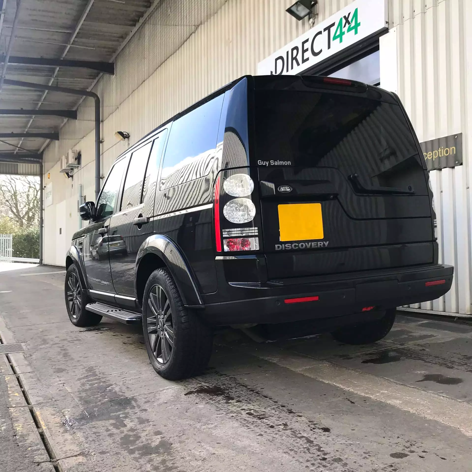 Black OE Style Side Steps for Land Rover Discovery 3 and 4