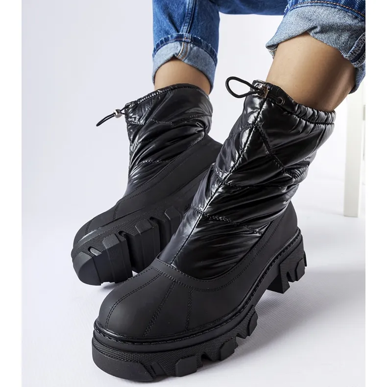 Black snow boots with Cendrillon cuff