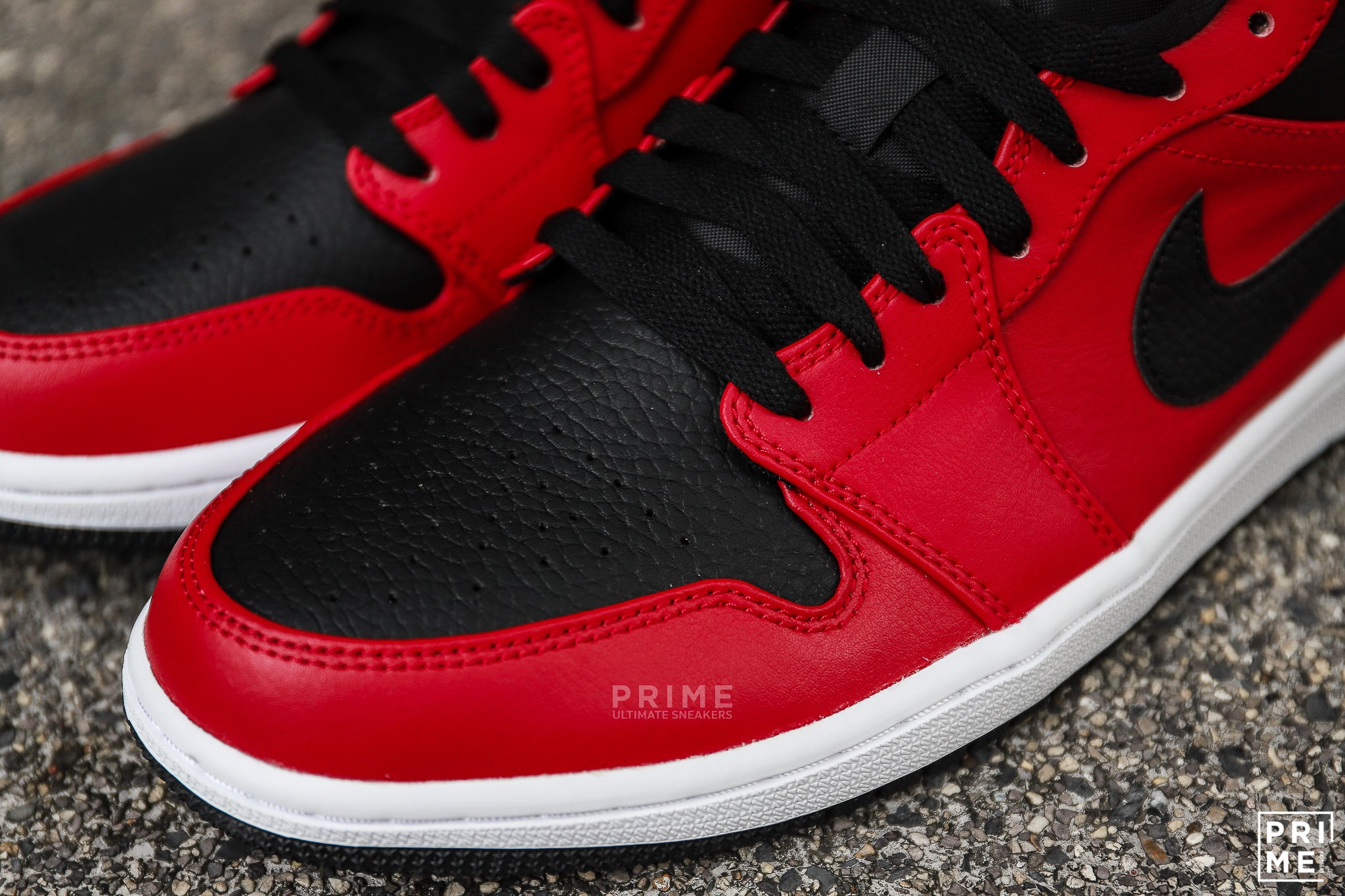 Nike Air Jordan 1  Gym Red / Black  Reverse (553558 605)