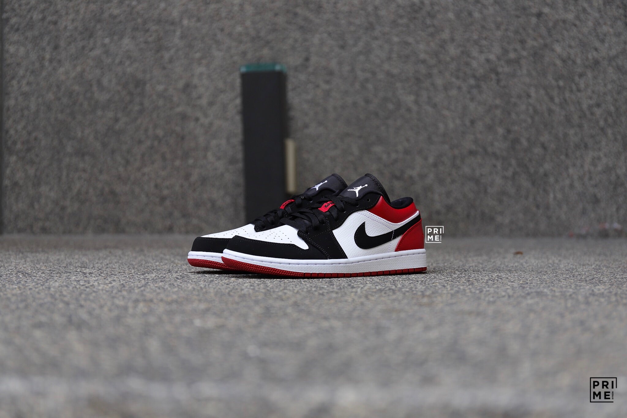 Nike Air Jordan 1 Low Black Toe (553558-116)