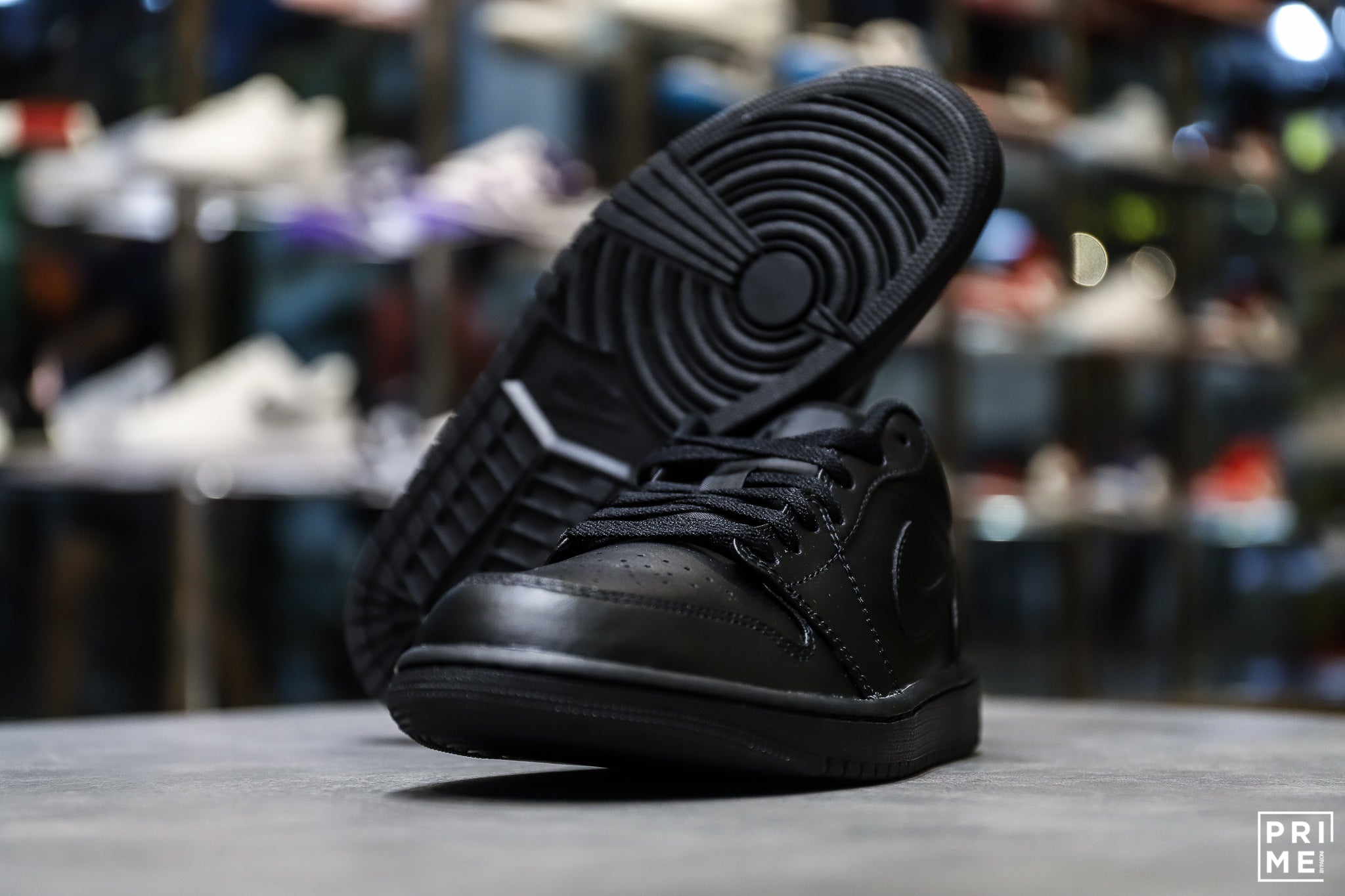 Nike Air Jordan 1 Low Triple Black (553558 093)