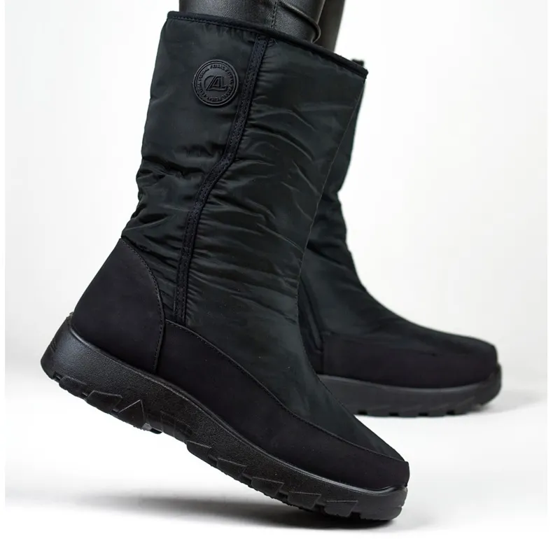 Warm high comfort boots, winter snow boots black